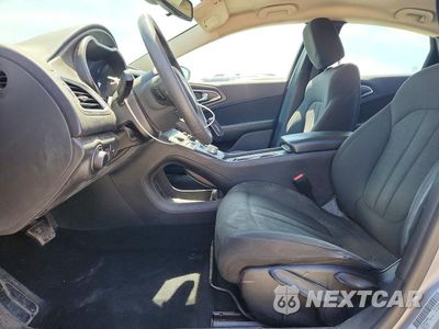 Zdjęcie 7 z 12 samochodu: 2015 CHRYSLER 200 LIMITED VIN:1C3CCCABXFN748356 - miniatura
