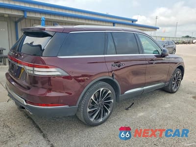 Trzecie zdjęcie samochodu z tyłu: 2021 LINCOLN AVIATOR RESERVE VIN:5LM5J7XC1MGL03998 - miniatura