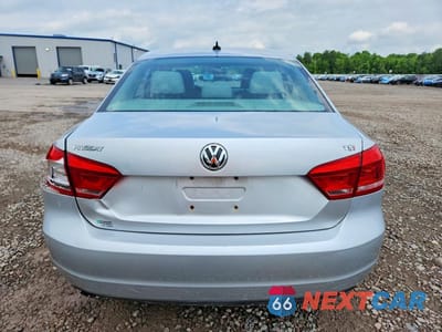 Zdjęcie 6 z 12 samochodu: 2015 VOLKSWAGEN PASSAT S VIN:1VWAS7A34FC011832 - miniatura