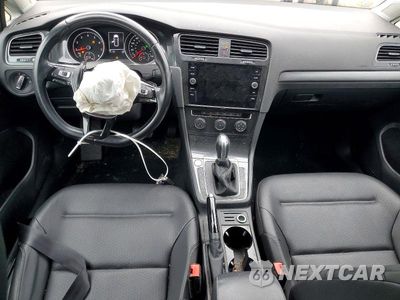 Zdjęcie 8 z 12 samochodu: 2018 VOLKSWAGEN GOLF SPORTWAGEN S VIN:3VWD17AU5JM752460 - miniatura