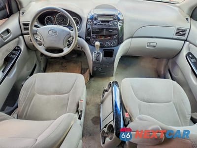 Zdjęcie 8 z 13 samochodu: 2004 TOYOTA SIENNA LE 7 PASSENGER VIN:5TDZA23C34S172449 - miniatura
