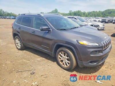 Czwarte zdjęcie samochodu z boku: 2015 JEEP CHEROKEE LATITUDE VIN:1C4PJMCS2FW509741 - miniatura