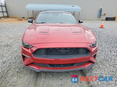 Piąte zdjęcie samochodu w środku: 2021 FORD MUSTANG VIN:1FA6P8THXM5111496 - miniatura