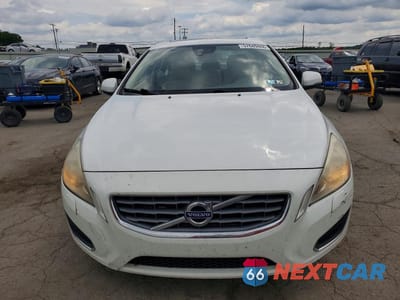 Piąte zdjęcie samochodu w środku: 2012 VOLVO S60 T5 VIN:YV1622FSXC2030067 - miniatura