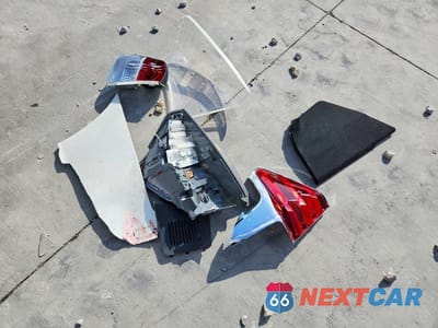 Zdjęcie 12 z 13 samochodu: 2016 TOYOTA PRIUS V TWO VIN:JTDZN3EU2GJ044124 - miniatura