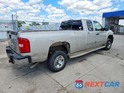 Trzecie zdjęcie samochodu z tyłu: 2007 CHEVROLET SILVERADO C2500 HEAVY DUTY VIN:1GCHC29K37E585602 - miniatura