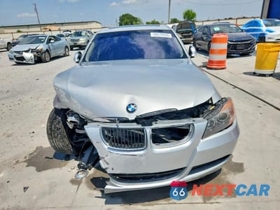 Piąte zdjęcie samochodu w środku: 2006 BMW 325 I VIN:WBAVB13516PT26464 - miniatura