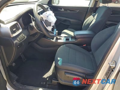 Zdjęcie 7 z 13 samochodu: 2020 KIA SORENTO L VIN:5XYPG4A32LG638839 - miniatura