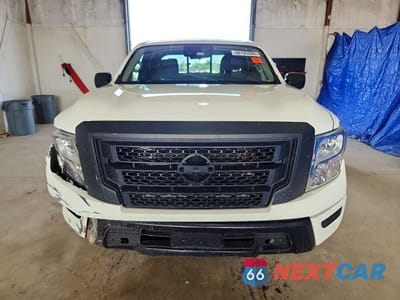 Piąte zdjęcie samochodu w środku: 2022 NISSAN TITAN S VIN:1N6AA1CC3NN107063 - miniatura