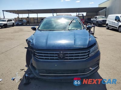 Piąte zdjęcie samochodu w środku: 2018 VOLKSWAGEN PASSAT SE VIN:1VWBA7A34JC043342 - miniatura