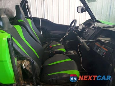 Piąte zdjęcie samochodu w środku: 2021 KAWASAKI TERYX UTILITY VEHICLE VIN:JKARFCA19MB513668 - miniatura