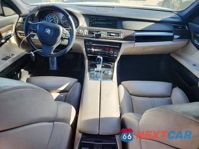 Zdjęcie 8 z 12 samochodu: 2012 BMW 740 LI VIN:WBAKB4C5XCC575384 - miniatura