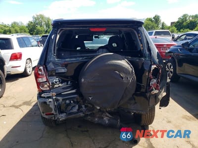 Zdjęcie 6 z 13 samochodu: 2004 TOYOTA RAV4 BASE VIN:JTEHD20V540017361 - miniatura