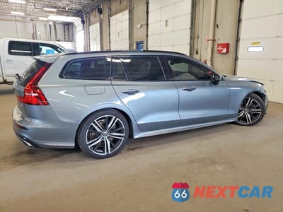 Trzecie zdjęcie samochodu z tyłu: 2020 VOLVO V60 T5 R-DESIGN VIN:YV1102EM9L2370510 - miniatura