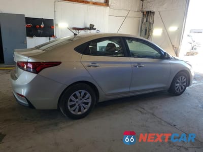 Trzecie zdjęcie samochodu z tyłu: 2019 HYUNDAI ACCENT SE VIN:3KPC24A3XKE045772 - miniatura