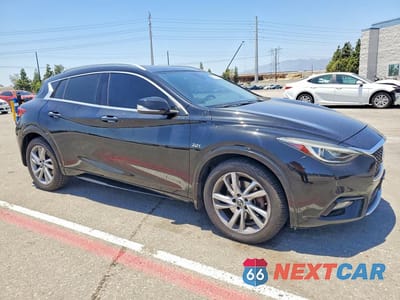 Czwarte zdjęcie samochodu z boku: 2018 INFINITI QX30 ESSENTIAL VIN:SJKCH5CP6JA005935 - miniatura