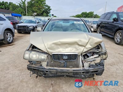 Piąte zdjęcie samochodu w środku: 2003 HYUNDAI ELANTRA GLS VIN:KMHDN45D83U473840 - miniatura