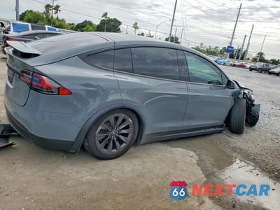 Trzecie zdjęcie samochodu z tyłu: 2018 TESLA MODEL X VIN:5YJXCDE26JF139382 - miniatura