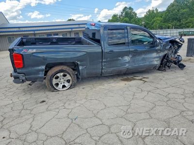 Trzecie zdjęcie samochodu z tyłu: 2017 CHEVROLET SILVERADO K1500 LT VIN:1GCVKREC2HZ180578 - miniatura