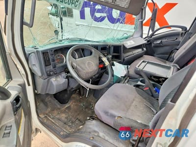 Zdjęcie 8 z 12 samochodu: 2014 ISUZU NPR HD VIN:JALC4W162E7002515 - miniatura