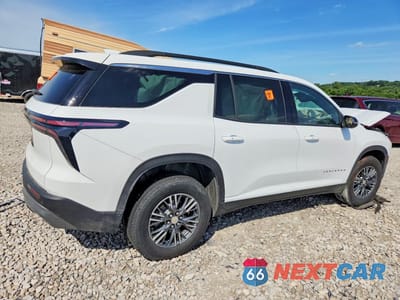 Trzecie zdjęcie samochodu z tyłu: 2025 CHEVROLET TRAVERSE VIN:1GNEVGRS4SJ133157 - miniatura