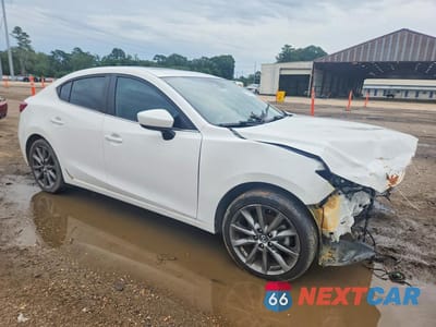 Czwarte zdjęcie samochodu z boku: 2018 MAZDA 3 TOURING VIN:3MZBN1V37JM177448 - miniatura