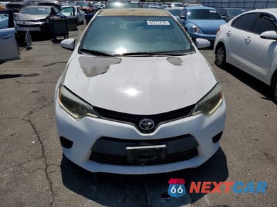 Piąte zdjęcie samochodu w środku: 2014 TOYOTA COROLLA LE VIN:5YFBURHE2EP159374 - miniatura