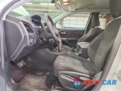 Zdjęcie 7 z 13 samochodu: 2019 JEEP CHEROKEE LATITUDE VIN:1C4PJMCB7KD136914 - miniatura