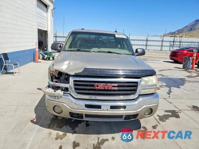 Piąte zdjęcie samochodu w środku: 2003 GMC NEW SIERRA C1500 VIN:2GTEC19TX31353256 - miniatura