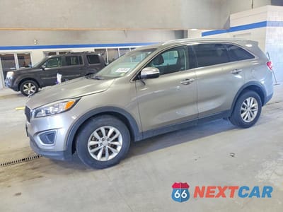 2017 KIA SORENTO 5XYPG4A36HG296979 - główne zdjęcie licytacji z USA - miniatura