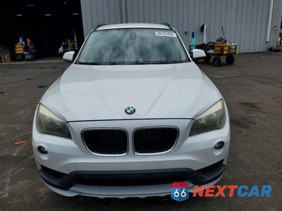 Piąte zdjęcie samochodu w środku: 2015 BMW X1 SDRIVE28I VIN:WBAVM1C59FVZ94521 - miniatura