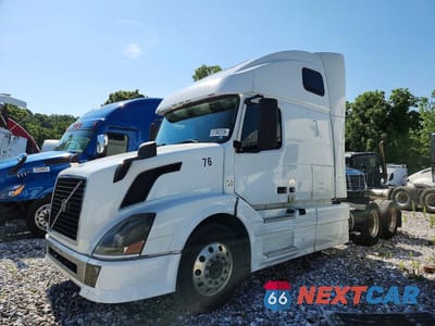 Drugie zdjęcie samochodu z przodu: 2014 VOLVO VN VNL VIN:4V4NC9EH2EN165076 - miniatura