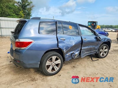 Trzecie zdjęcie samochodu z tyłu: 2013 TOYOTA HIGHLANDER LIMITED VIN:5TDYK3EH1DS104531 - miniatura