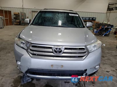 Piąte zdjęcie samochodu w środku: 2012 TOYOTA HIGHLANDER SE VIN:5TDBK3EH7CS135206 - miniatura