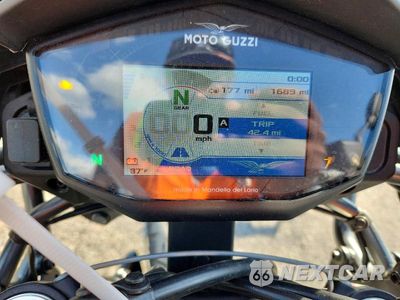 Zdjęcie 7 z 10 samochodu: 2022 MOTO GUZZI V85 TT GUARDIA D'ONORE VIN:ZGUKYUE03NM000007 - miniatura