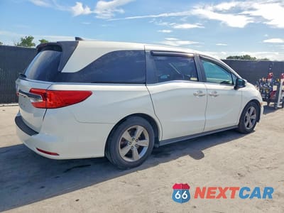 Trzecie zdjęcie samochodu z tyłu: 2018 HONDA ODYSSEY EXL VIN:5FNRL6H77JB055308 - miniatura
