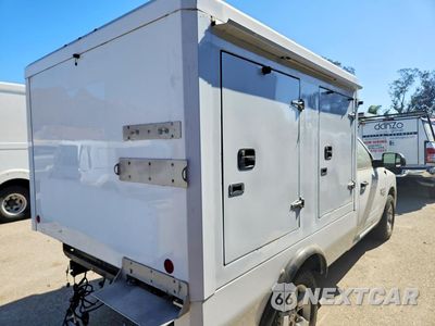 Trzecie zdjęcie samochodu z tyłu: 2022 RAM 1500 CLASS - REFRIGERATED DELIVERY TRUCK VIN:3C6JR6DGXNG429368 - miniatura