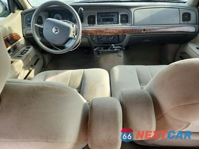 Zdjęcie 8 z 12 samochodu: 2006 MERCURY GRAND MARQUIS GS VIN:2MEFM74V26X618054 - miniatura