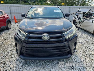Piąte zdjęcie samochodu w środku: 2017 TOYOTA HIGHLANDER SE VIN:5TDKZRFH0HS513385 - miniatura