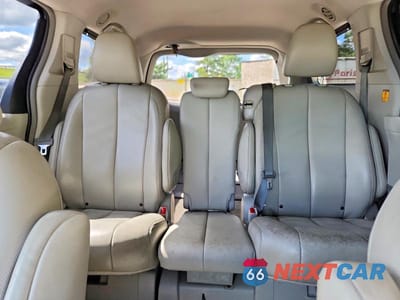 Zdjęcie 10 z 14 samochodu: 2013 TOYOTA SIENNA XLE 8-PASSENGER VIN:5TDYK3DC5DS362220 - miniatura