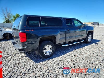 Trzecie zdjęcie samochodu z tyłu: 2018 CHEVROLET SILVERADO K1500 LT VIN:1GCVKREC9JZ295832 - miniatura