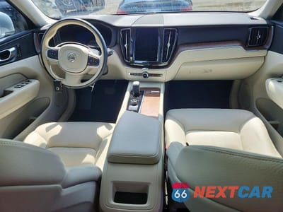 Zdjęcie 8 z 13 samochodu: 2022 VOLVO XC60 B5 MOMENTUM VIN:YV4L12DK0N1915026 - miniatura