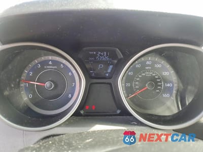 Zdjęcie 9 z 12 samochodu: 2013 HYUNDAI ELANTRA GLS VIN:KMHDH4AE6DU936243 - miniatura