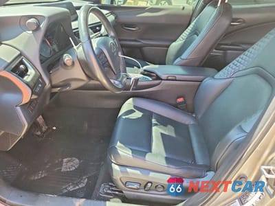 Zdjęcie 7 z 13 samochodu: 2020 LEXUS UX 250H VIN:JTHP9JBH9L2032840 - miniatura
