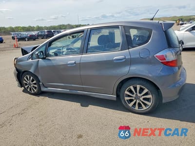 Drugie zdjęcie samochodu z przodu: 2013 HONDA FIT SPORT VIN:JHMGE8H52DC074828 - miniatura