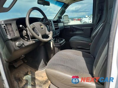 Zdjęcie 7 z 13 samochodu: 2018 CHEVROLET EXPRESS G2500 VIN:1GCWGAFG7J1908912 - miniatura