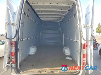 Zdjęcie 10 z 13 samochodu: 2016 MERCEDES-BENZ SPRINTER 2500 VIN:WD3PE8DDXGP190591 - miniatura