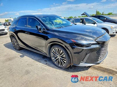 Czwarte zdjęcie samochodu z boku: 2023 LEXUS RX 350 PREMIUM+ VIN:JTJCHMAA6P2006031 - miniatura