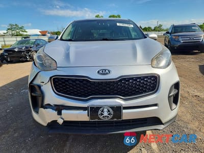 Piąte zdjęcie samochodu w środku: 2018 KIA SPORTAGE LX VIN:KNDPM3AC3J7480685 - miniatura