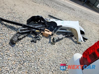 Zdjęcie 13 z 14 samochodu: 2011 CHEVROLET SUBURBAN K1500 LT VIN:1GNSKJE33BR397205 - miniatura